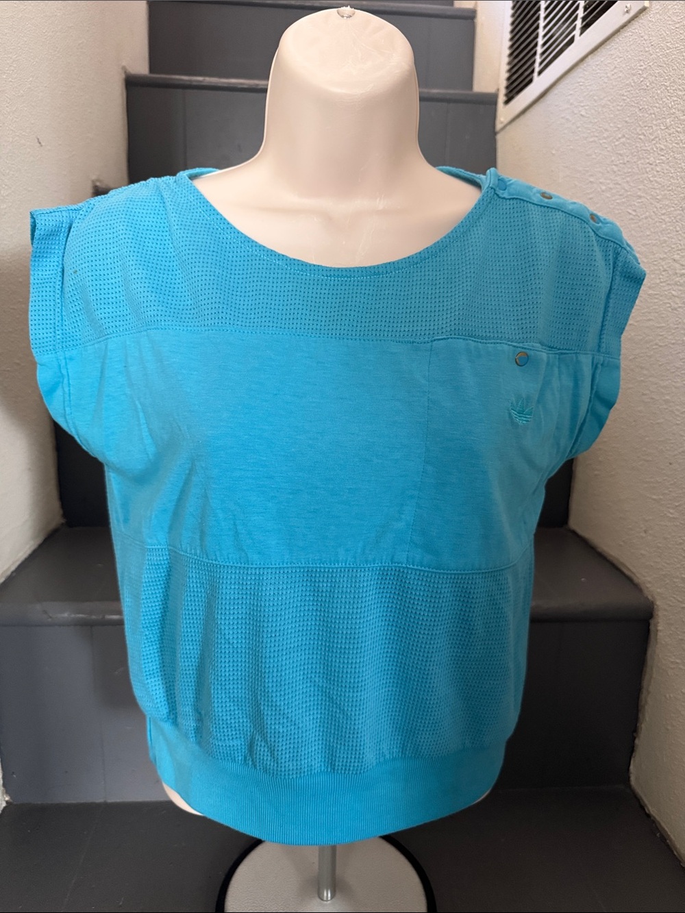 VTG Adidas aqua cropped t-shirt WXS